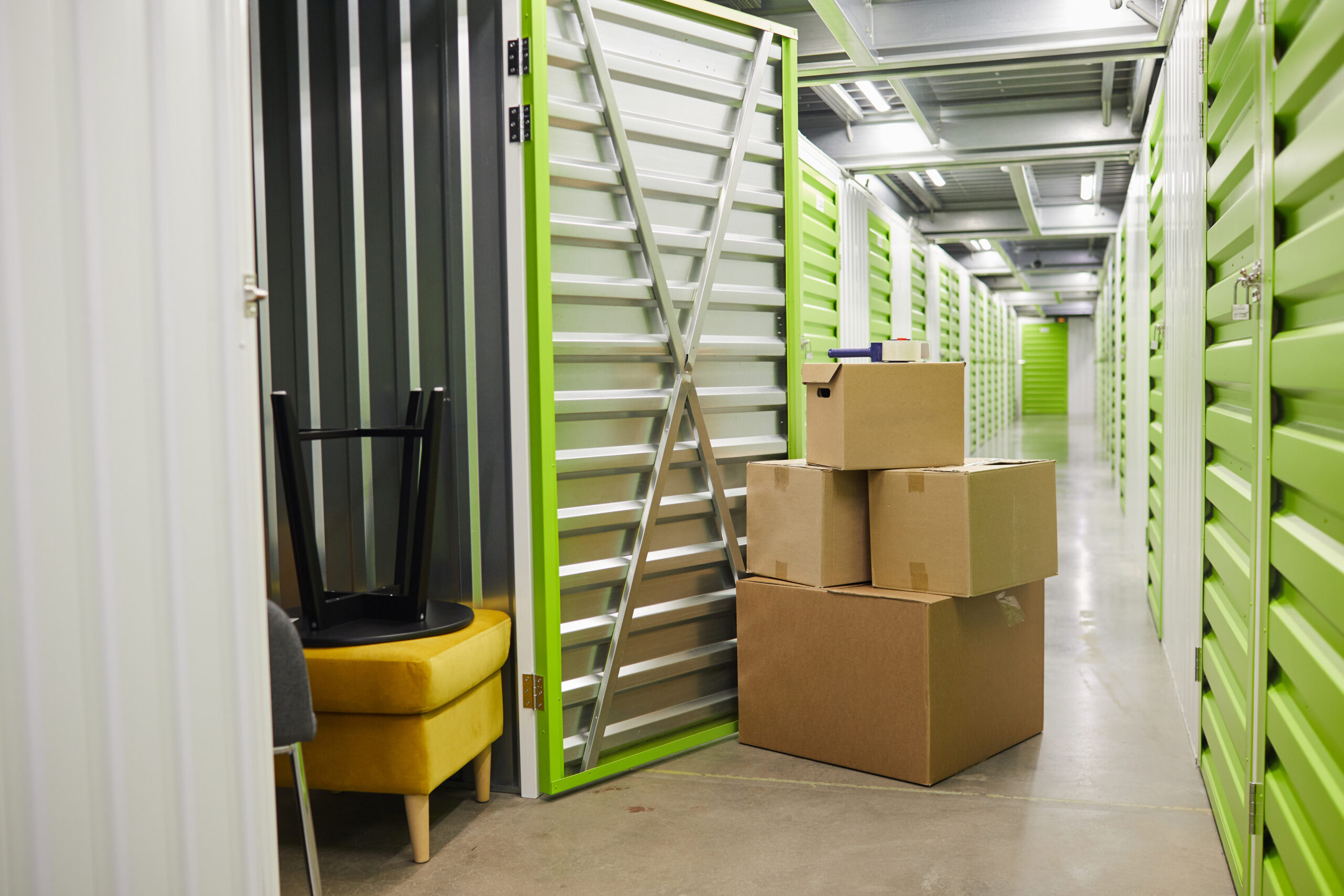 How to Clean Out a Storage Unit in Lutz, FL — Complete 2025 Guide